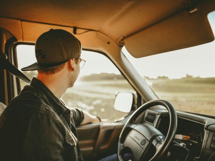 Benefits of hiring professional equipment movers